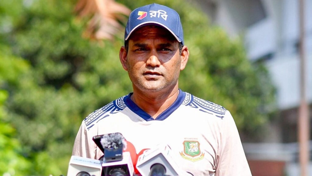 বাংলাদেশ জাতীয় দলের সিনিয়র সহকারী কোচের দায়িত্ব পান মোহাম্মদ সালাউদ্দিন।