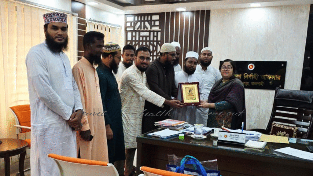 মোহনপুরে ইউএনও আয়শা সিদ্দিকাকে বিদায় সংবর্ধনা