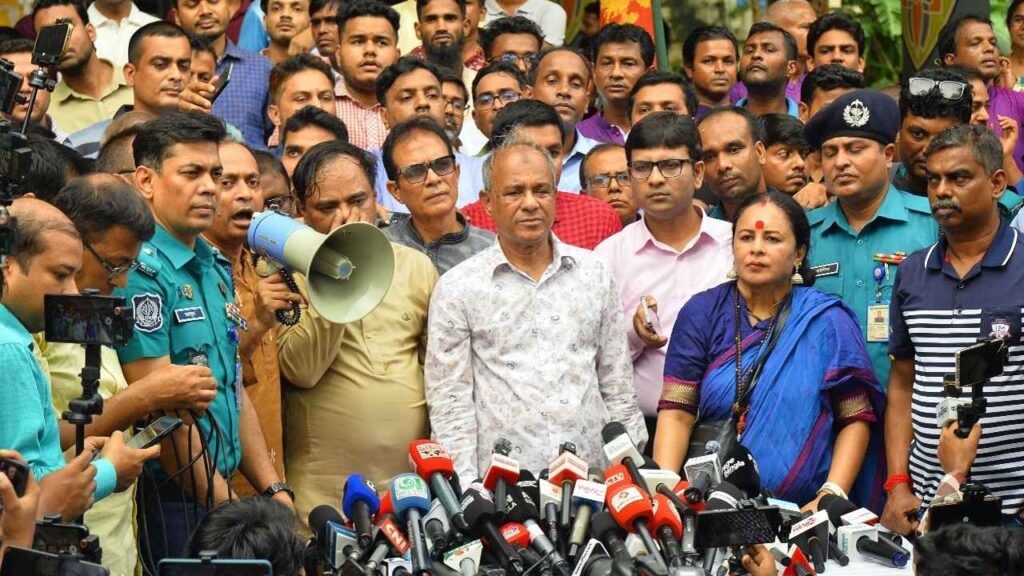 দুর্গাপূজা উপলক্ষে অনুদান বাড়িয়ে ৫ কোটি টাকা দিচ্ছে সরকার