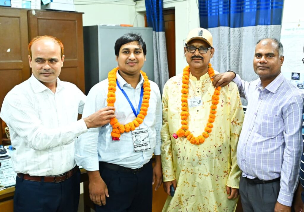 রাজশাহী কালেক্টরেট ক্লাব নির্বাচনে সভাপতি মিজানুর রহমান, সম্পাদক আলমাস হোসেন