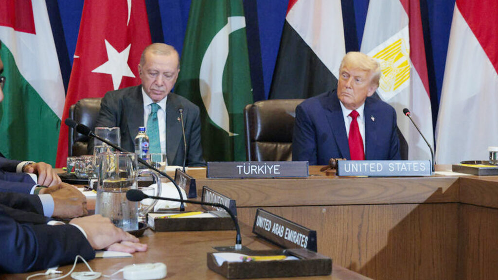 ইসরায়েলকে পশ্চিমতীর দখল করতে দেব না, মুসলিম নেতাদের কথা দিয়েছেন ট্রাম্প