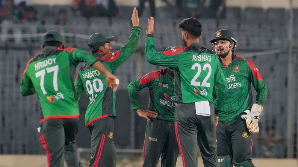 রিশাদের ঘূর্ণিতে উড়ে গেলো ওয়েস্ট ইন্ডিজ রিশাদের ঘূর্ণিতে উড়ে গেলো ওয়েস্ট ইন্ডিজ