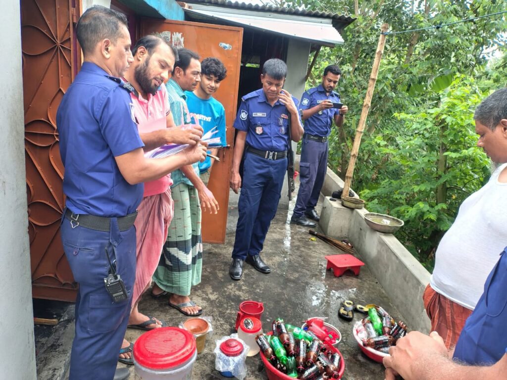 মোহনপুরে মাদকবিরোধী অভিযান, হরিদাগাছি গ্রামবাসীর প্রশংসনীয় উদ্যোগ