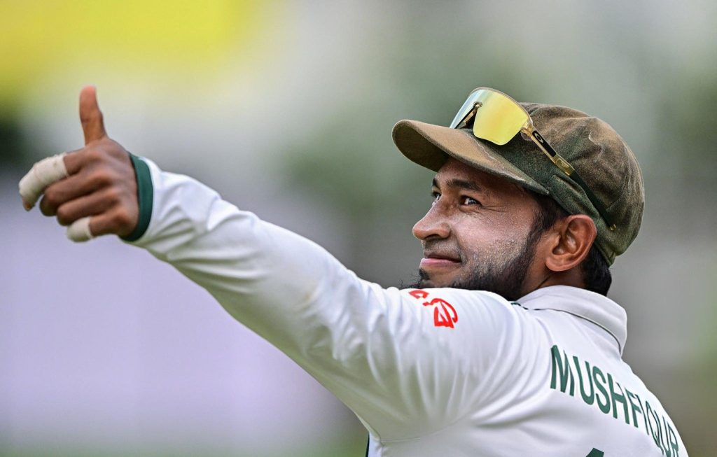 মুশফিকের শততম টেস্টঃ রঙচটা ক্যাপেই জ্বলবে দুই দশকের রঙিন ইতিহাস