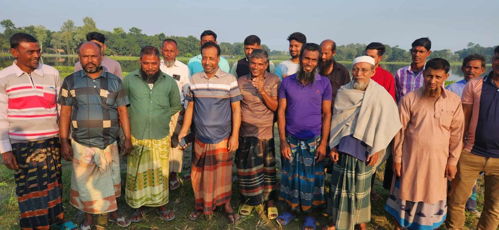 বাগমারায় মাছ চাষের অর্থ আত্মসাতের ভূয়া তথ্য প্রচারের অভিযোগ