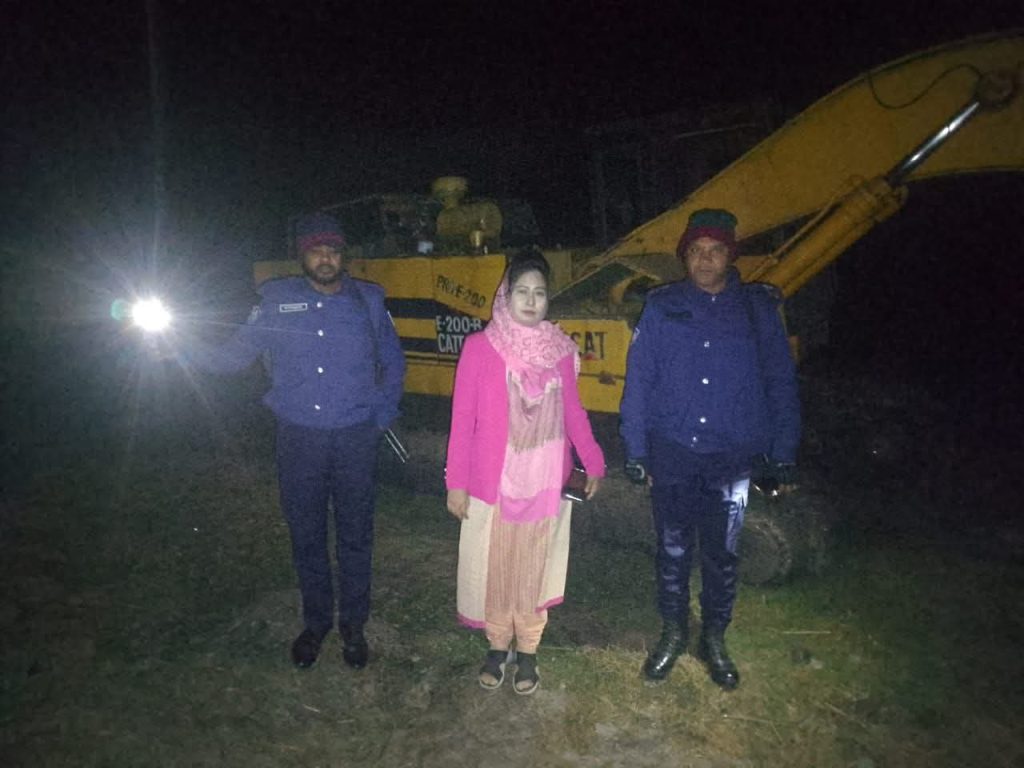 দুর্গাপুরে টপসয়েল কাটার বিরুদ্ধে জিরো টলারেন্স: উপজেলা প্রশাসনের অভিযান অব্যাহত