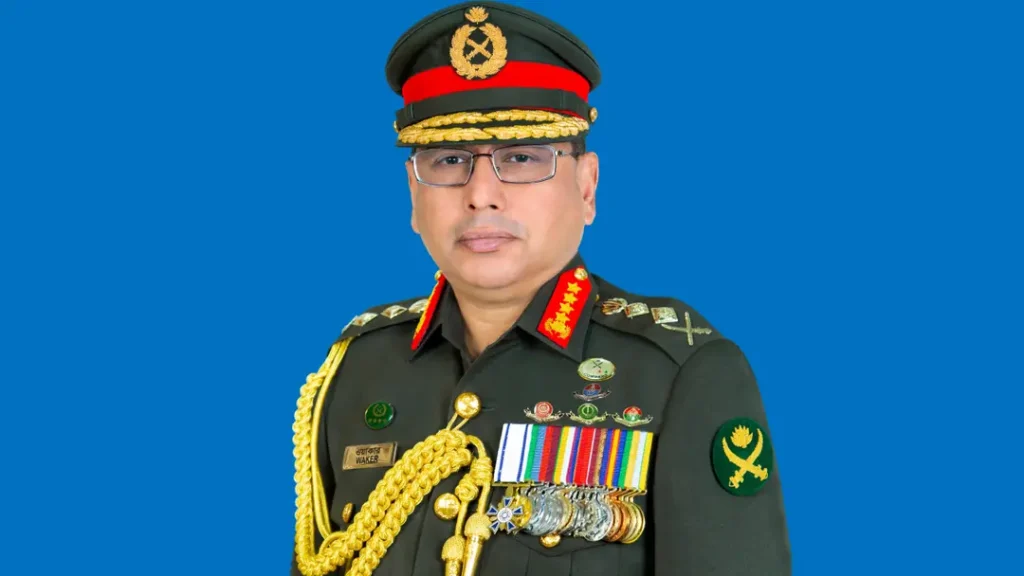 পবিত্র হজ পালনে সস্ত্রীক সৌদি আরব গেলেন সেনাপ্রধান