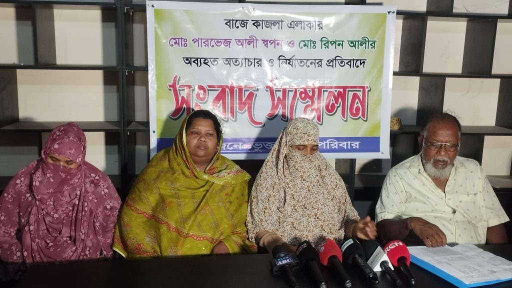 রাজশাহীতে নারীকে প্রকাশ্যে পিটিয়ে জখম, স্বর্ণালঙ্কার ছিনতাইয়ের অভিযোগ