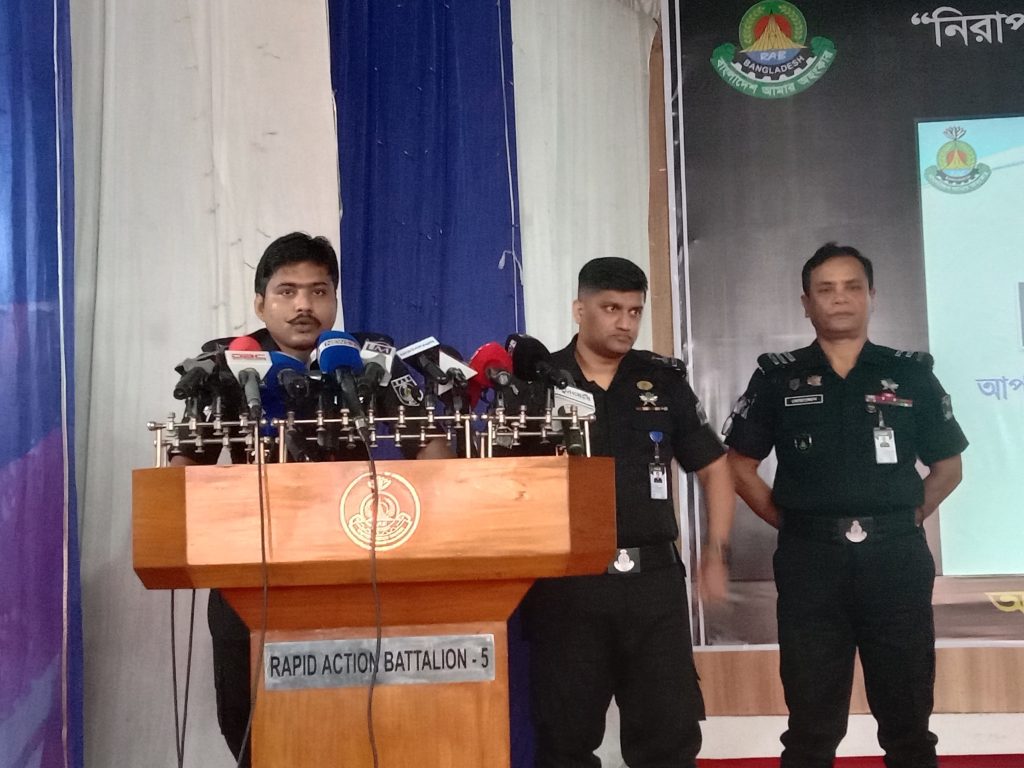 অপরাধ দমনে জনসম্পৃক্ততার ওপর জোর, রাজশাহীতে র্যাব-৫-এর টাউনহল মিটিং