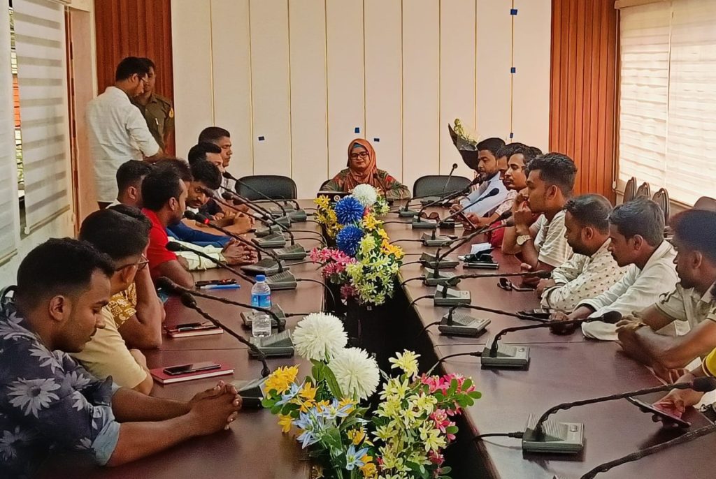 রাজশাহীর দুর্গাপুরে নবাগত ইউএনও’র সাথে সাংবাদিকদের মতবিনিময় সভা অনুষ্ঠিত