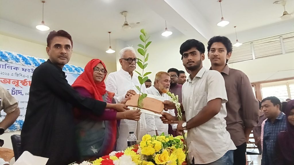চারঘাটে জিপিএ-৫ প্রাপ্ত শিক্ষার্থীদের সংবর্ধনা !
