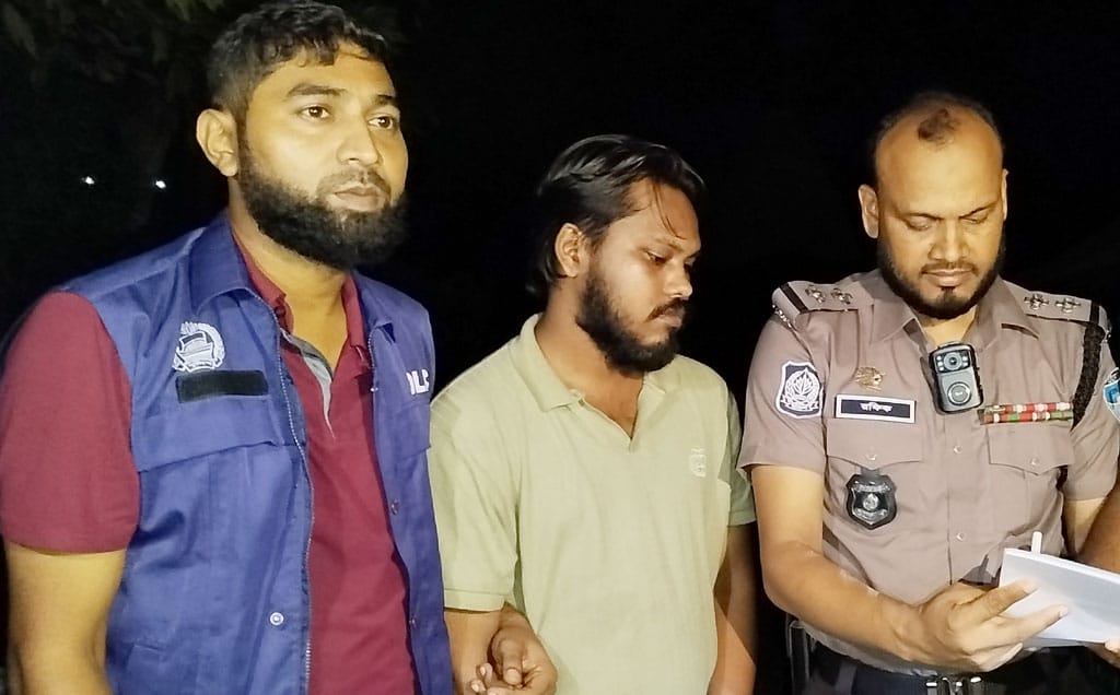 কুমিল্লা’য় মাদকদ্রব্যসহ ভারতীয় যুবক গ্রেপ্তার !