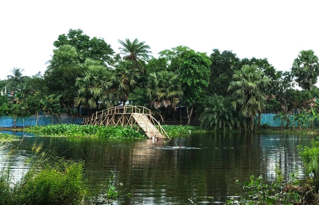 সেতুর অপেক্ষায় তিন গ্রামের মানুষ, শিক্ষাবঞ্চিত অর্ধশতাধিক শিশু!