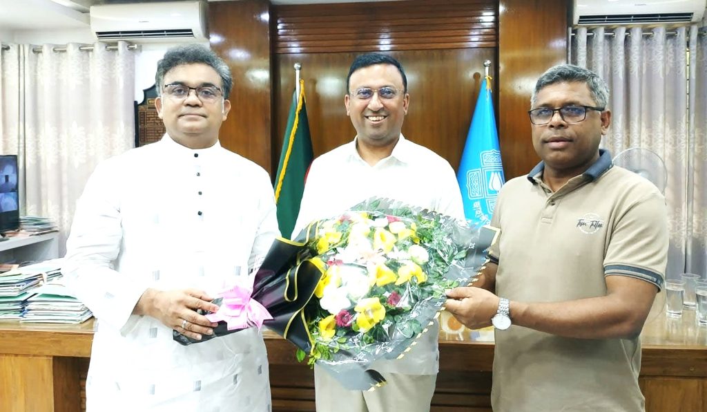 পররাষ্ট্র প্রতিমন্ত্রীর সাথে জাবি উপাচার্যের সৌজন্য সাক্ষাৎ