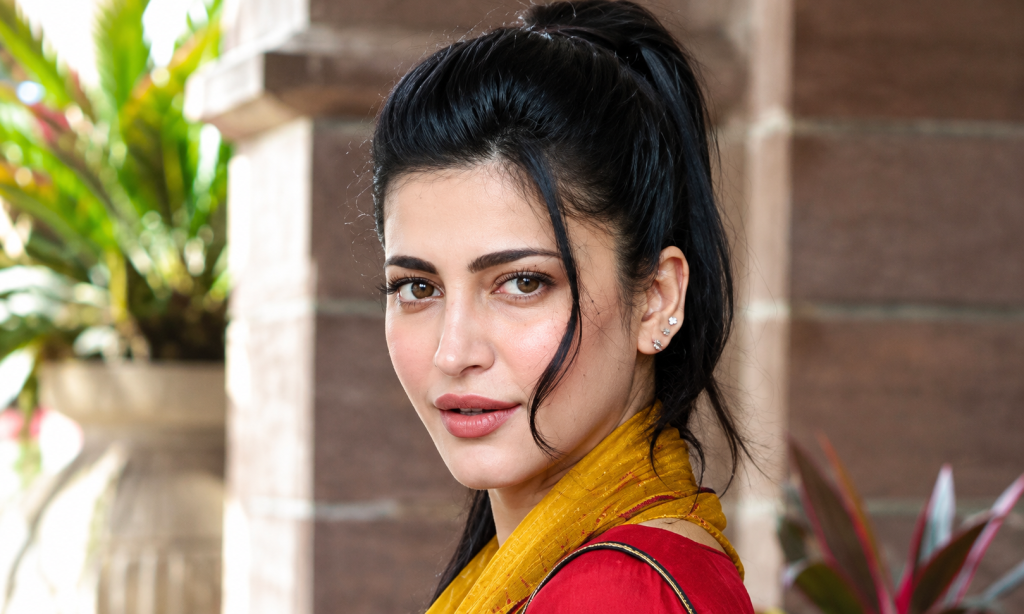 নিজের মাতৃত্ব নিয়ে যা বললেন শ্রুতি হাসান