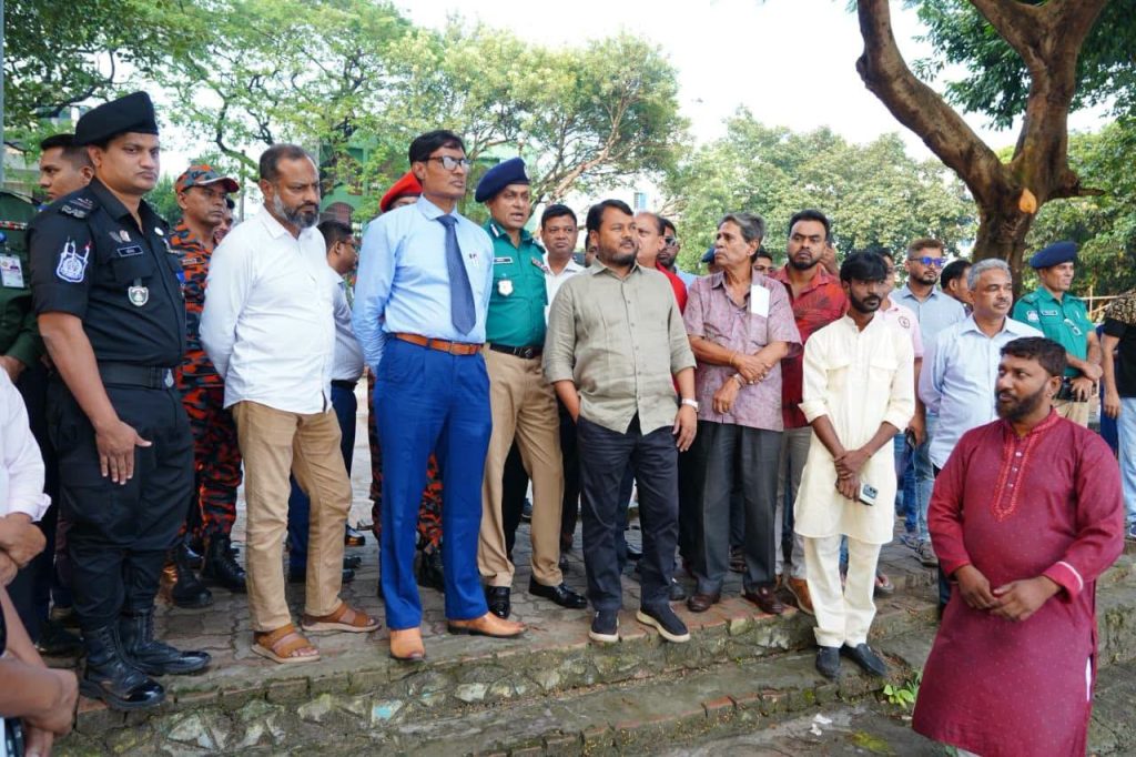 প্রতিমা বিসর্জন ঘাট পরিদর্শনে রাজশাহী প্রশাসনের শীর্ষ কর্মকর্তারা