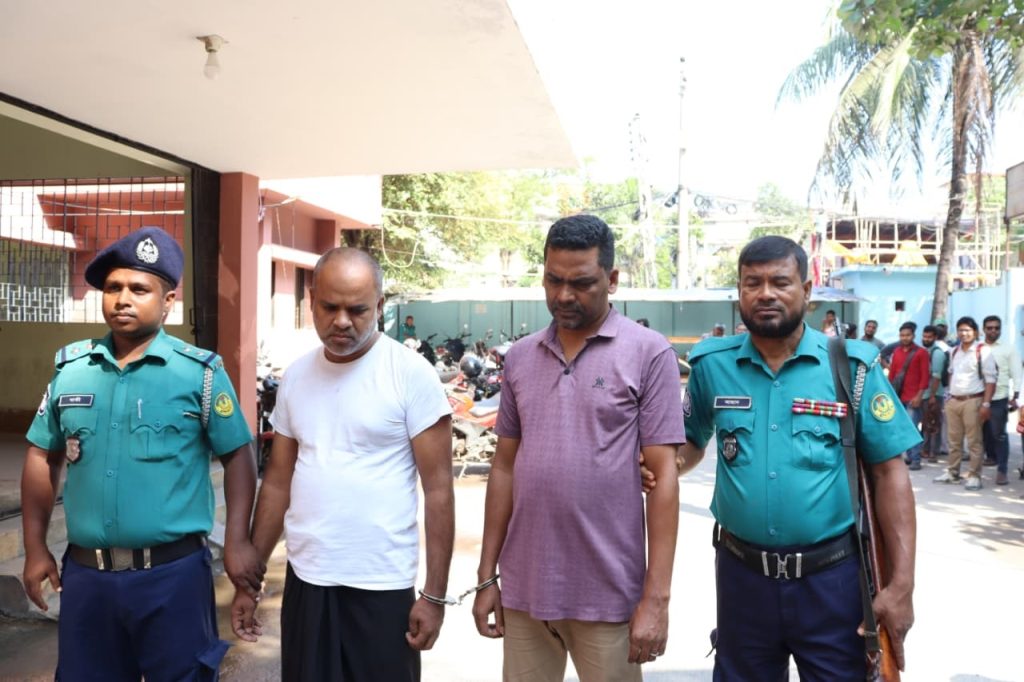 জাল টাকায় স্বর্ণের চেইন আত্মসাৎ, ঢাকায় গ্রেপ্তার ২